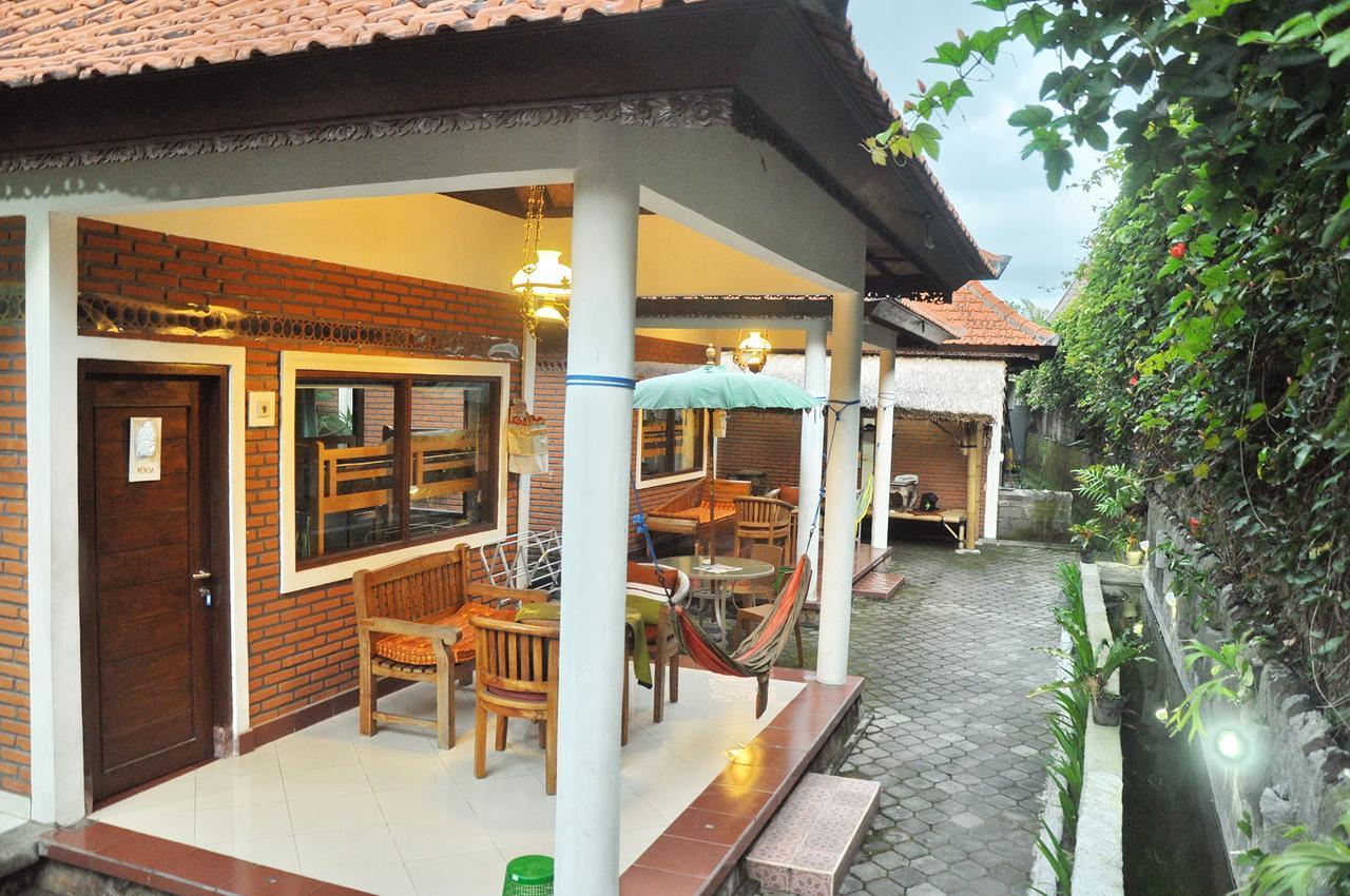 A Pousada Soni Backpacker House Ubud Exterior foto