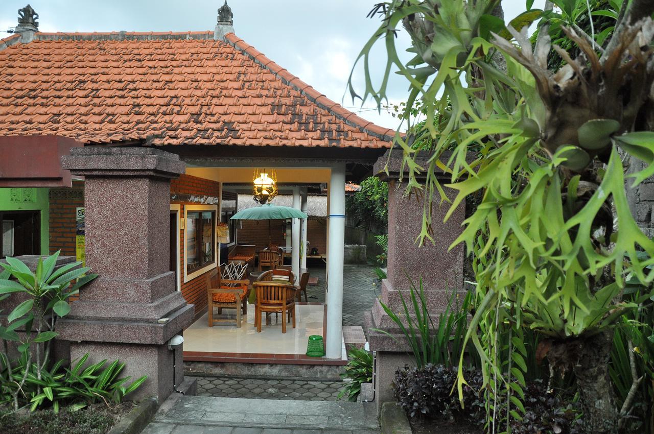 A Pousada Soni Backpacker House Ubud Exterior foto